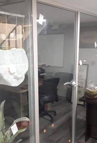 cam kapılar ofis